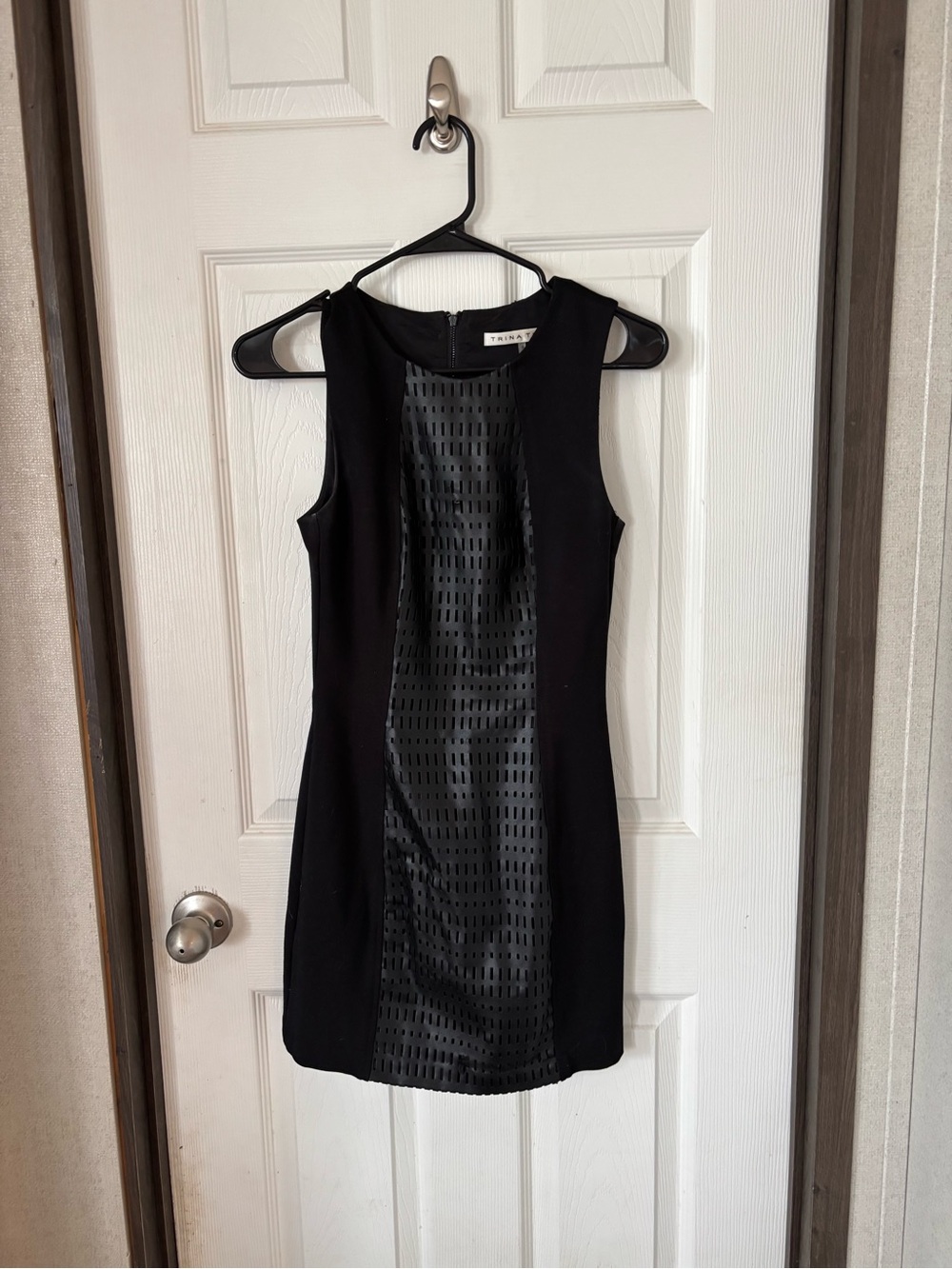 Trina Turk Black Sleeveless Shift Dress with Textured Center Panel